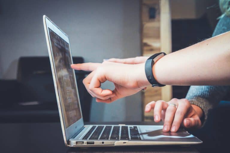 What to Look for to Get the Best Website Builder-Designer For a Small Business